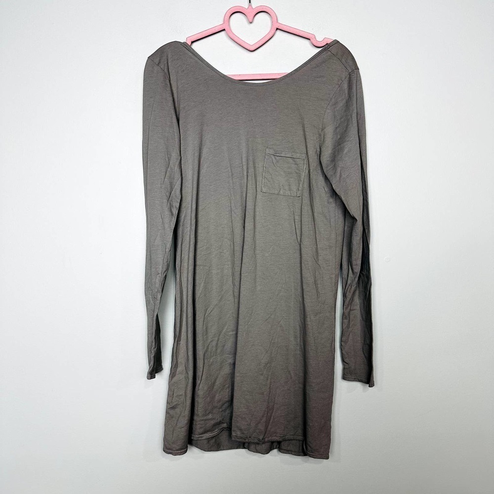 Chaser NWT Open Back Pocket Long Sleeve Shift Tee Dress Smokey Size Medium CW659